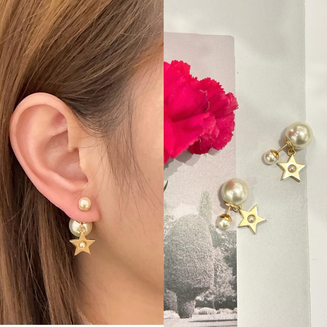 p125 211875【我们出品】预售月底出货,ZP 4215!量大咨询客Fu❗
【D!or 25五角星大小珍珠耳钉】😎全网独家首发❗️OMG OMG OMG🔥太美太浪漫了吧!戴上美的不像话🤩🤩小仙女必备!五角星设计,细节感很强,是一件饰品更像是一件艺术品❗️上身真的巨美💗仙气十足,超喜欢😍绝对是造型的点睛之笔❤️🔥什么也别说,先自留啦❗️
