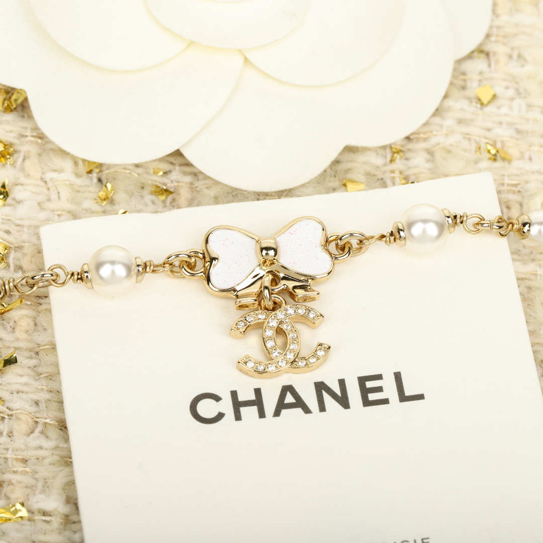 高品质 细节如图 【香 白珐琅蝴蝶结项链/choker】 长度可调节❗️🤩太仙啦！最爱的蝴蝶结🎀元素，全