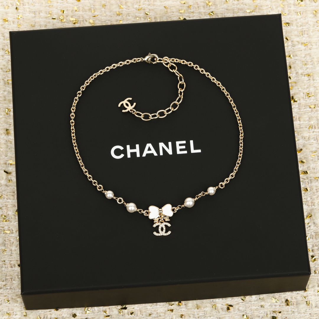 高品质 细节如图 【香 白珐琅蝴蝶结项链/choker】 长度可调节❗️🤩太仙啦！最爱的蝴蝶结🎀元素，全