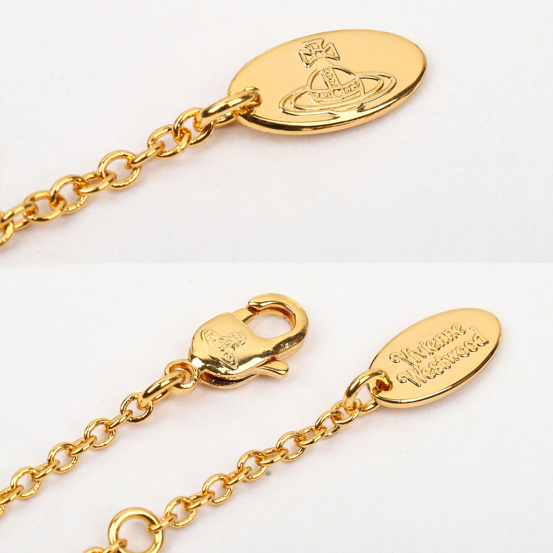 p105【VivienneWestwood】量大咨询客Fu❗️
【绝美土星手链】一定要整套入,闭眼入准没错!纯粹王冠球是经典的象征,闪耀土星环勾勒未来波光流转间,开启一场与未来的崭新际遇!我们采用特定施华洛珍珠,土星上边的钻也是定制的施华洛水钻,而非市面上随随便便用个塑料珠子和钻就做出来的!拿到手完完全全可以感受到它的质感,手感,光泽感超nice👍🏻用水钻的点缀出现在土星的设计上,增添不少冷艳时髦的俏丽模样,使得朋克同时又有点小少女,自带一群时尚粉!真的敲好看,可盐可甜,可纯可欲!一眼便钟情,绝对是“实用+高级”界的杠把子,绝对的yyds,绝对的宝藏永不过时的!