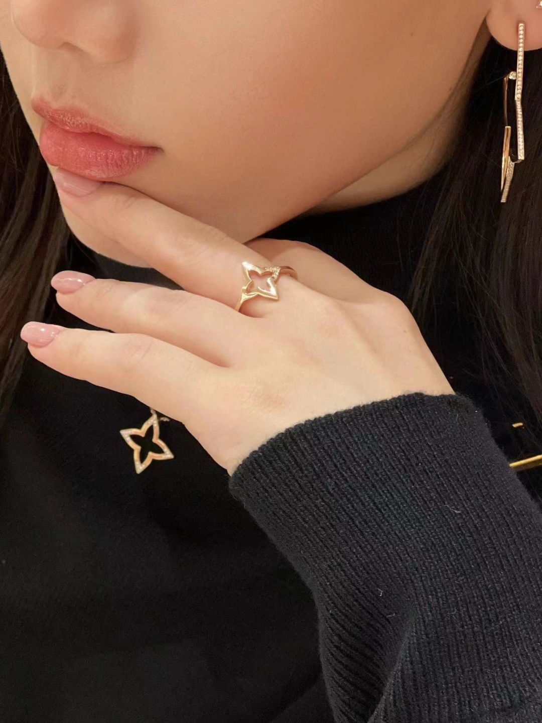 [Louis Vuitton Jewelry]208995[We produce] Gold and diamond earrings Can be mix