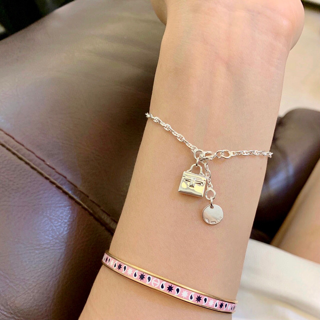 High-Value Hypocrisy-Proof Locket with Anti-Fake Seals – Worth the Investment - 图片 7