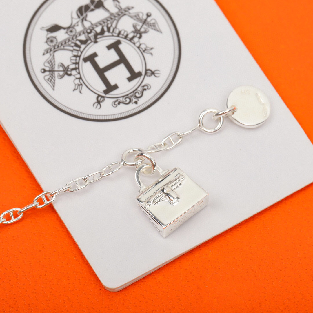 High-Value Hypocrisy-Proof Locket with Anti-Fake Seals – Worth the Investment - 图片 3