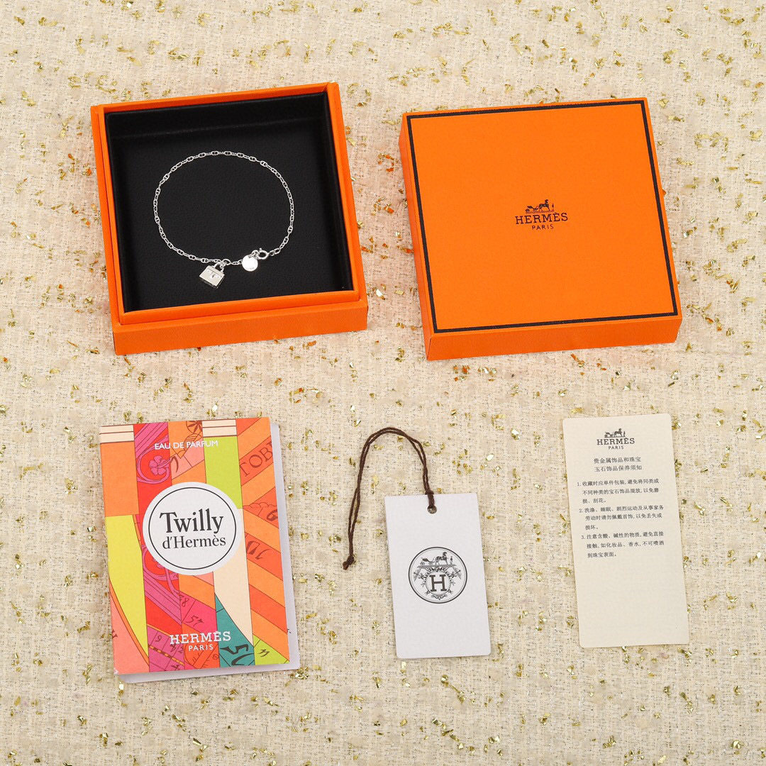 High-Value Hypocrisy-Proof Locket with Anti-Fake Seals – Worth the Investment - 图片 1