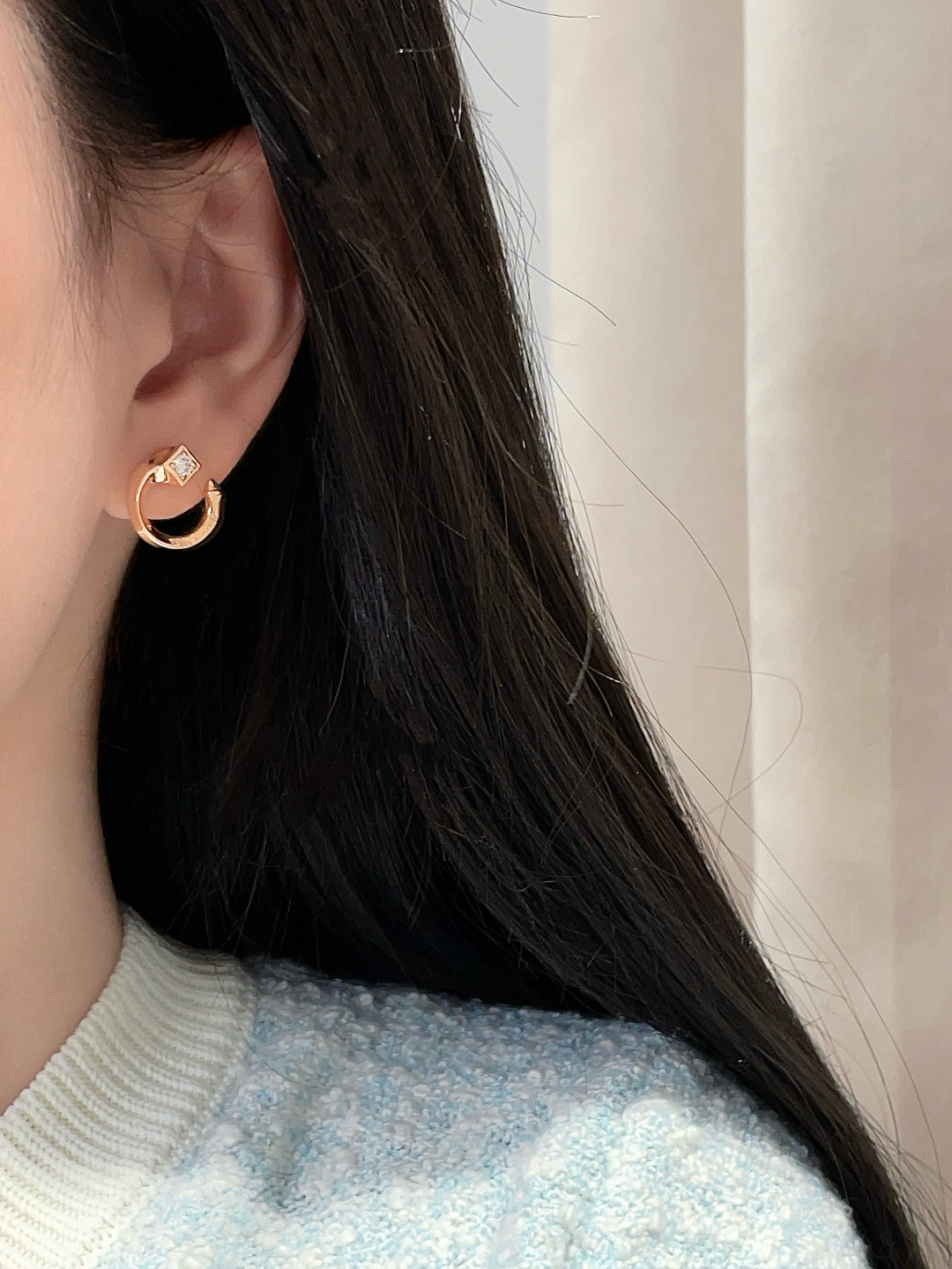 “Forevermark Eternal Emblem Avaanti-Hong Series: Elegant 18K Gold Jewelry Designs” - 图片 2