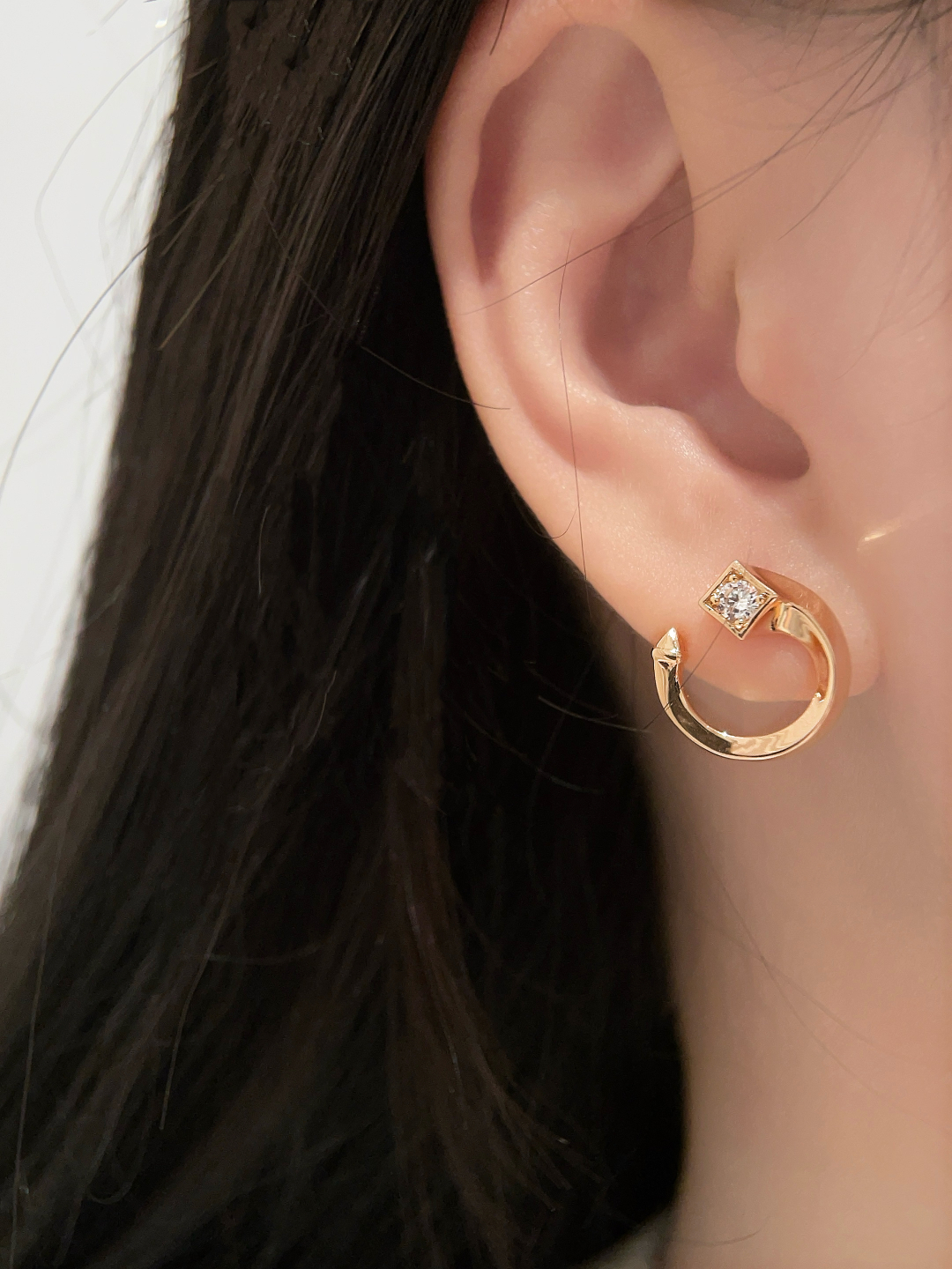 “Forevermark Eternal Emblem Avaanti-Hong Series: Elegant 18K Gold Jewelry Designs” - 图片 5