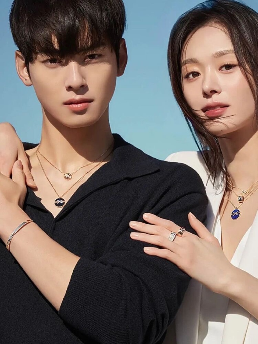 Luxury Harmony Collection: Zhang Ye Xing Laser Cross Necklace in 18K Gold - 图片 7
