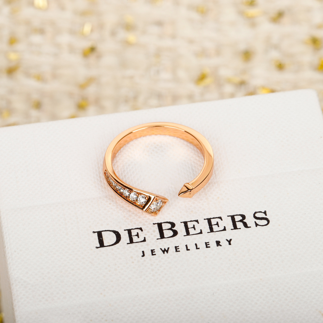 Eternal Emerald Avaanti-Arn’s Rings: Exclusive 18K Gold Collection with Unique Designs - 图片 3