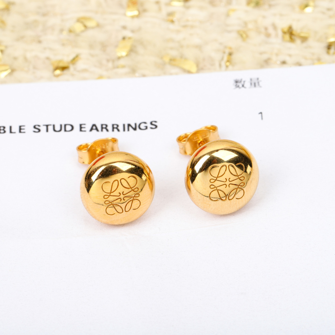 p95【我们出品】zp3715,量大咨询客Fu
【C小金豆耳环】时尚又简约,又很有创意的设计,非常仙,非常柔美,落落大方!因为极其简单的设计,越是要做好,才有那种复古港风味道出来,一股中古风Vintage范,极简而不简,个性时髦气质,非常适合日常搭配!