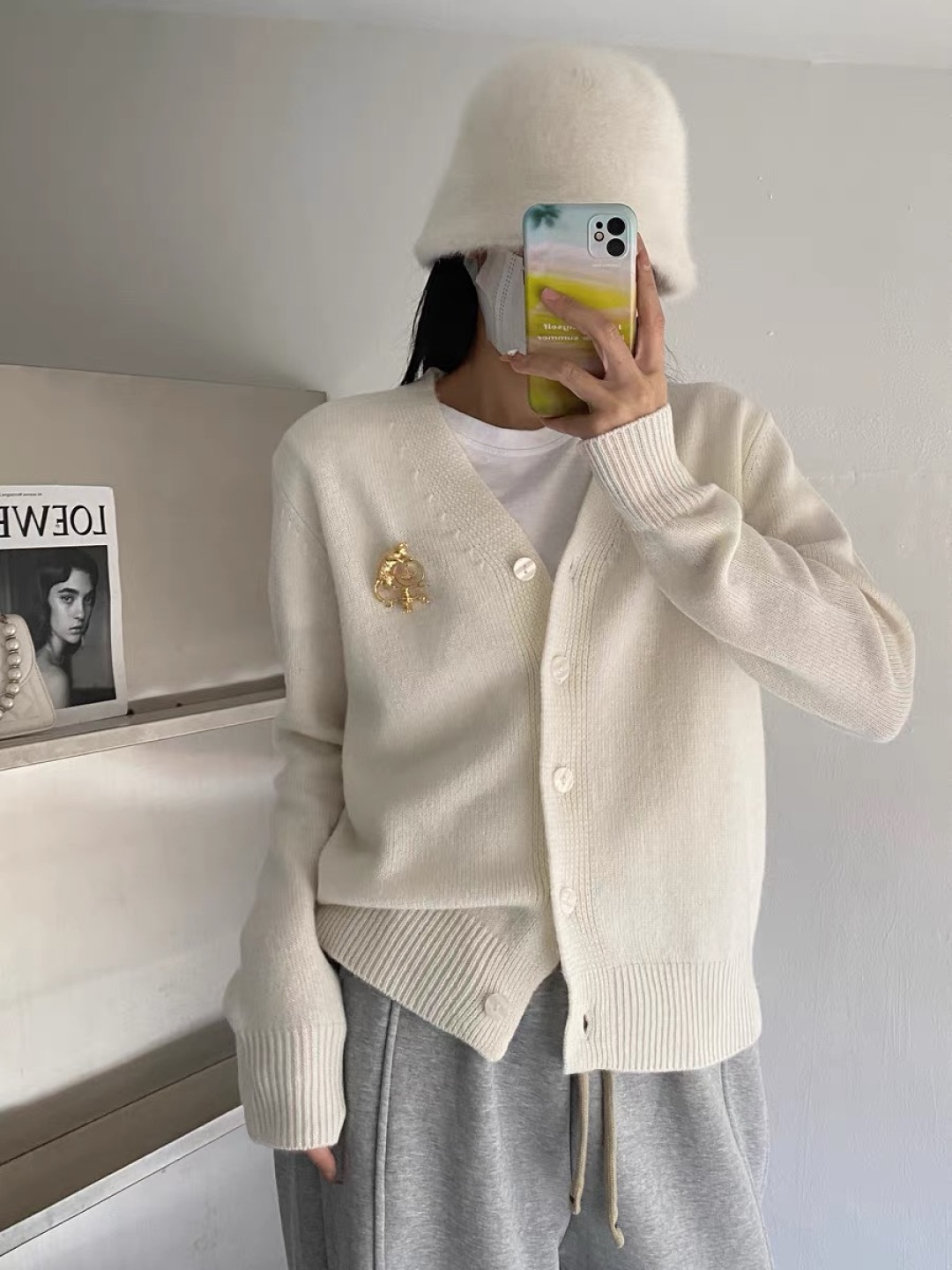 p125【我们出品】ZP 中古款❗️量大咨询客Fu❗️

【中古猫咪胸针】小众AV0N中古猫咪胸针，太美啦！超级灵动的设计❗️非常推荐！“流行稍纵即逝，风格永存”这就是Vintage的魅力！可遇而不可求这句话用在Vintage系列上是再合适不过了，Z虽然是”二手货“，它并不代表陈旧，或者过时，相反，体现的是一种成熟的、历时不变的经典魅力，换句话说就是：以前能佩戴，现在佩戴，将来还能佩戴的复古饰品。So，一般遇到我喜欢的Vintage款式，二话不说，绝对会收藏，而且，就像投资一样，稳健升值的Vintage，你太值得拥有了[机智][机智][机智]这样一股浓烈的复古风，在现在看来确是特别得赋有现代的时尚感！
