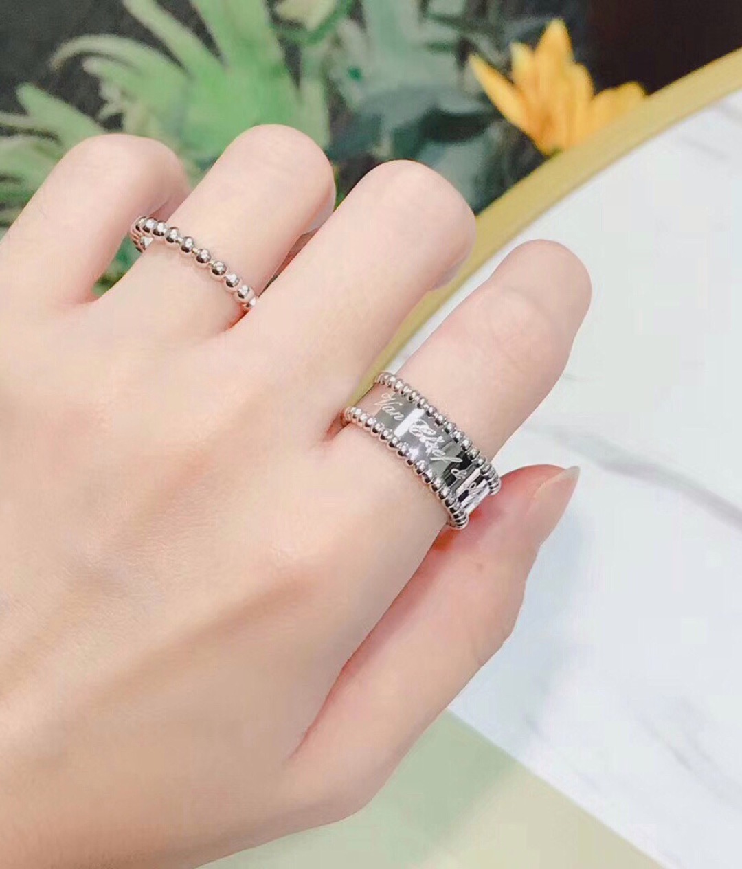 [Van Cleef & Arpels Jewelry]