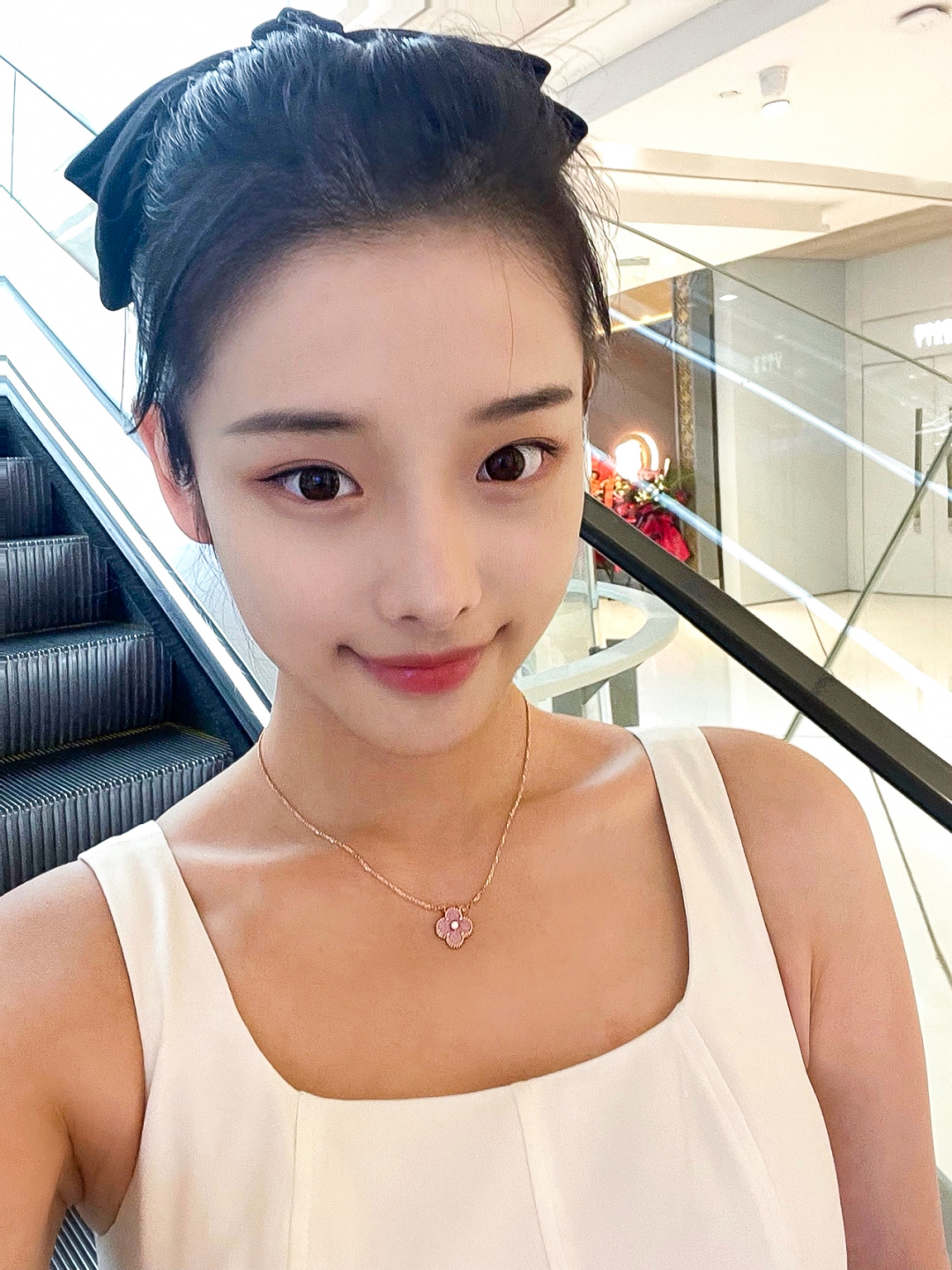 [Van Cleef & Arpels Jewelry]203289[Our production] Rosestone necklace ] Stone