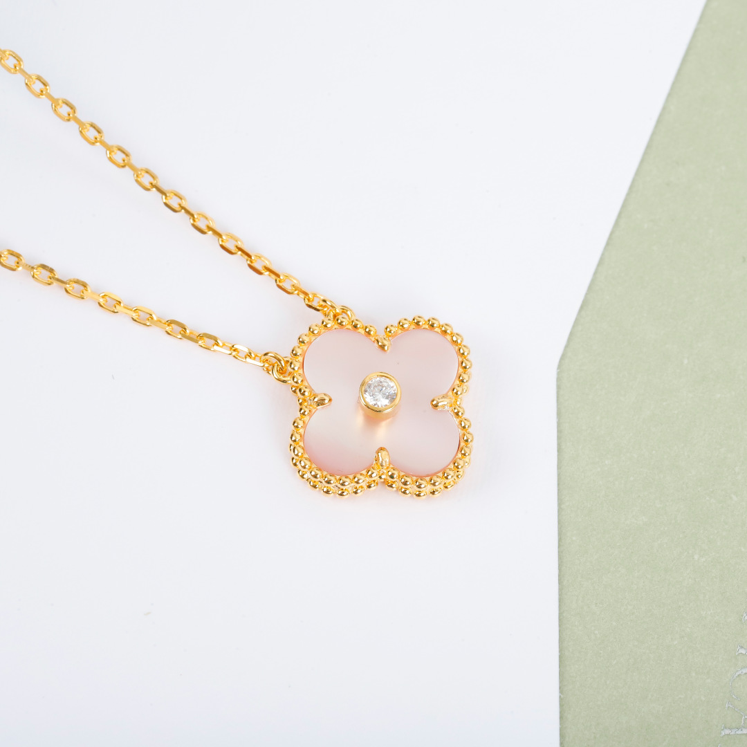 [Van Cleef & Arpels Jewelry]
