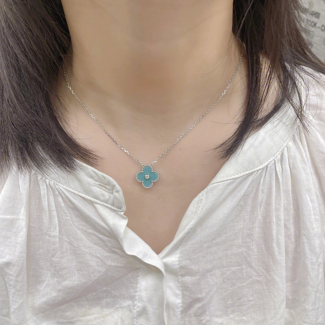 [Van Cleef & Arpels Jewelry]During this period, the version was changed more t