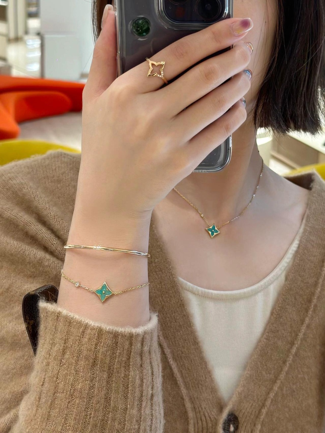 [Louis Vuitton Jewelry]Polishing of the Tianhe Stone Sutra symbolizing peace L