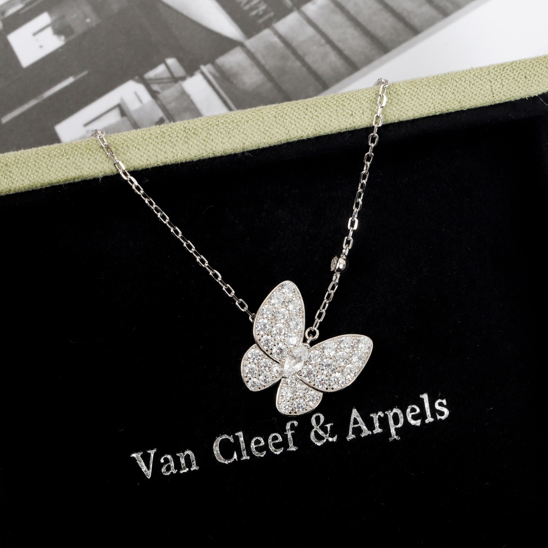 [Van Cleef & Arpels Jewelry]203592[We produce] Butterfly Diamond Necklace ZP11