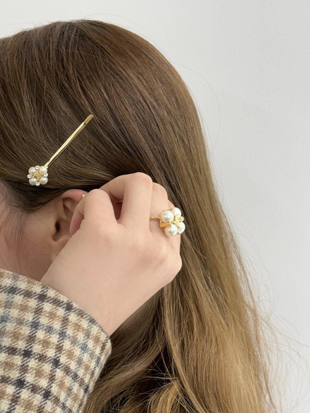 Stylish and Creative Schwarlow Pearl Earrings: A Timeless Vintage Design - 图片 5