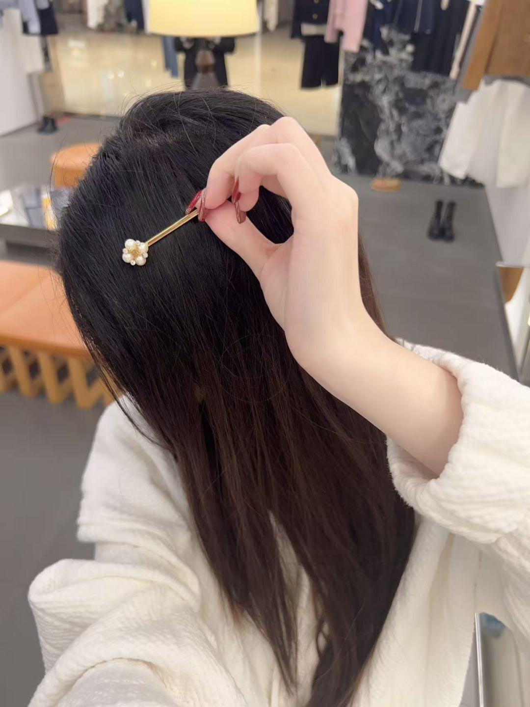 Stylish and Creative Schwarlow Pearl Earrings: A Timeless Vintage Design - 图片 3