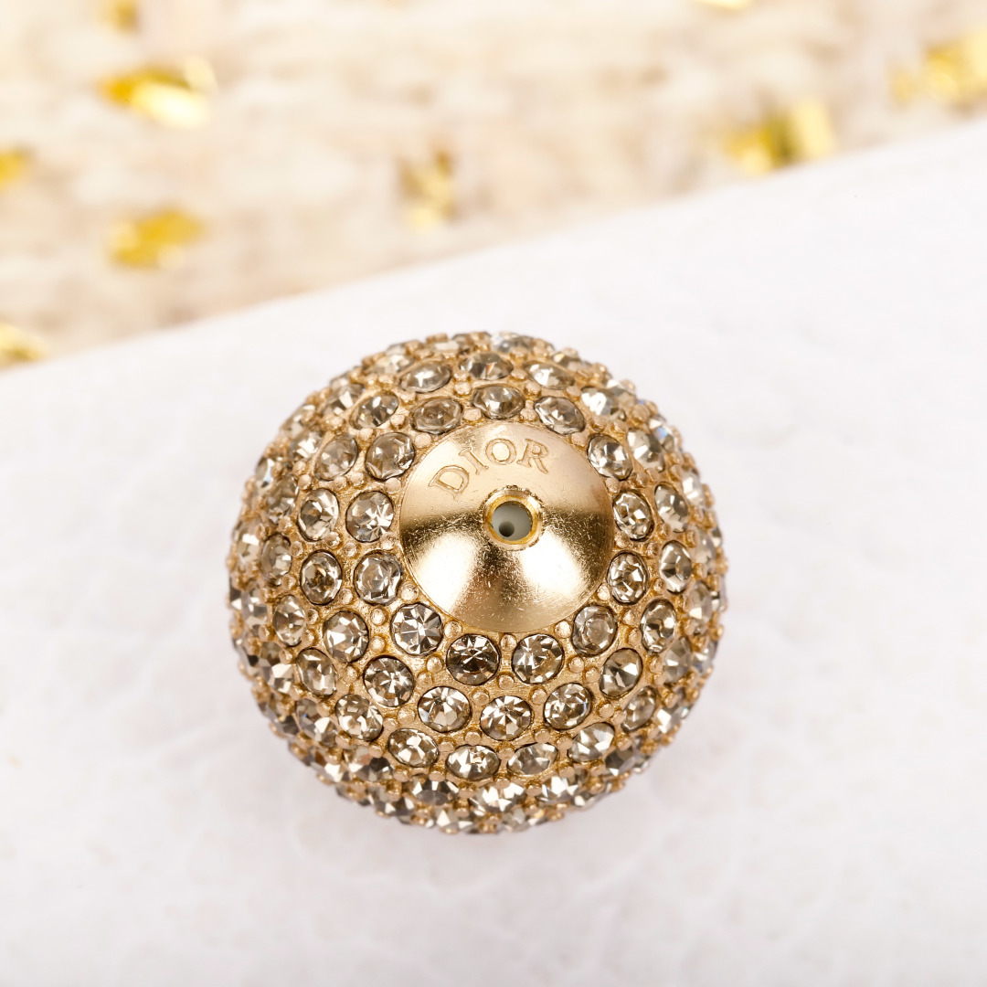 【】官网6400，量大咨询客Fu❗️

【D钻球耳钉】太绝美了！巨bling✨25春夏最新系列！即将出货