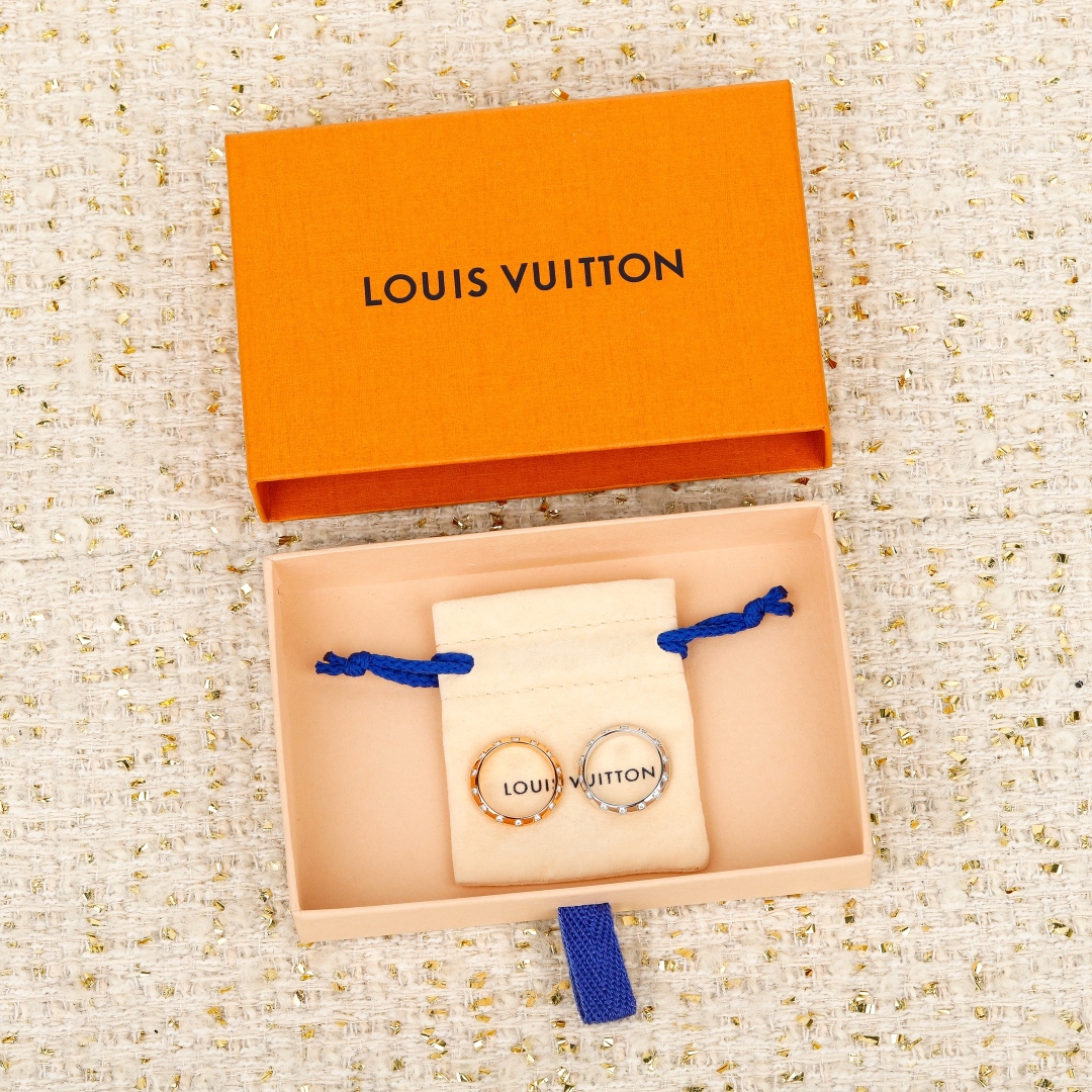 【】Le Damier de Louis Vuitton 戒指，可订做18K真金真钻版，只做对版真金货，
