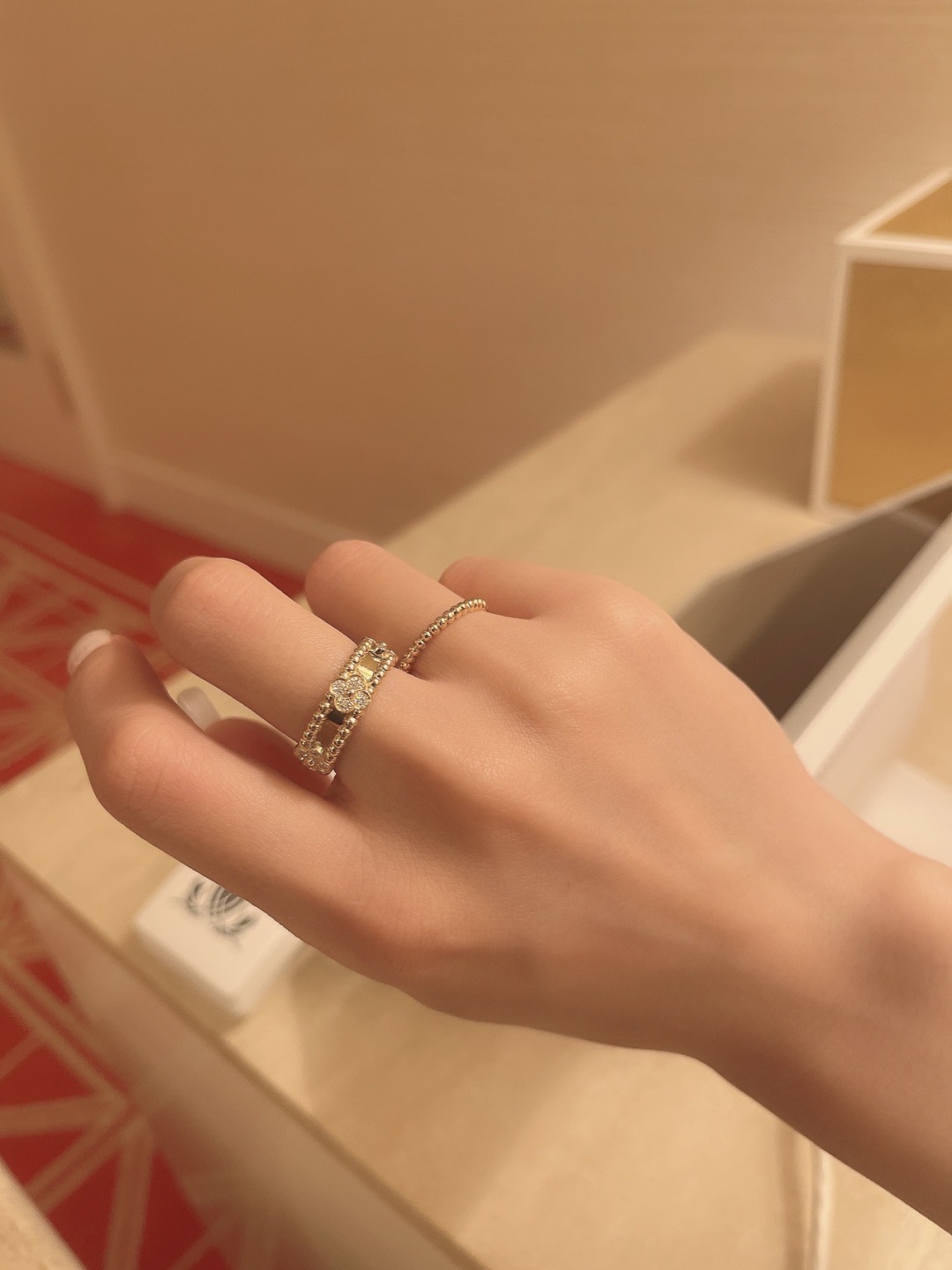 ¥erlée Clovers Series: Lucky Four-Leaf Clover Jewelry with Golden Bead Center - 图片 6