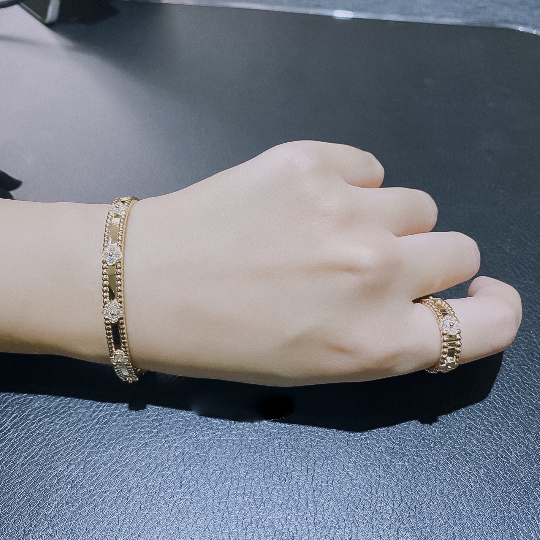 [Van Cleef & Arpels Jewelry]205073[We produce] Kaleidoscope narrow version rin