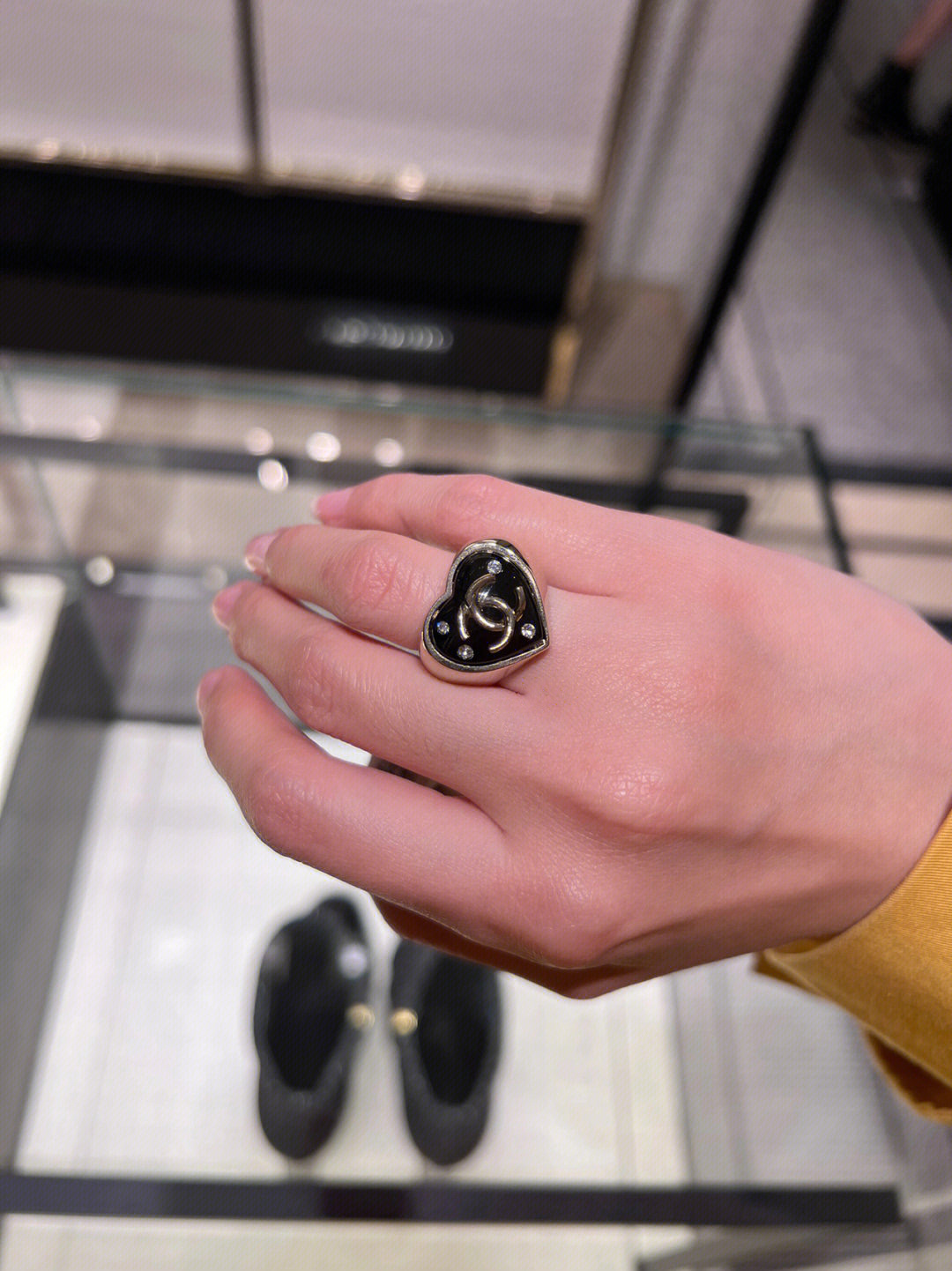 Summary: High-quality, elegant jewelry made with Z, featuring unique designs and intricate craftsmanship. - 图片 8