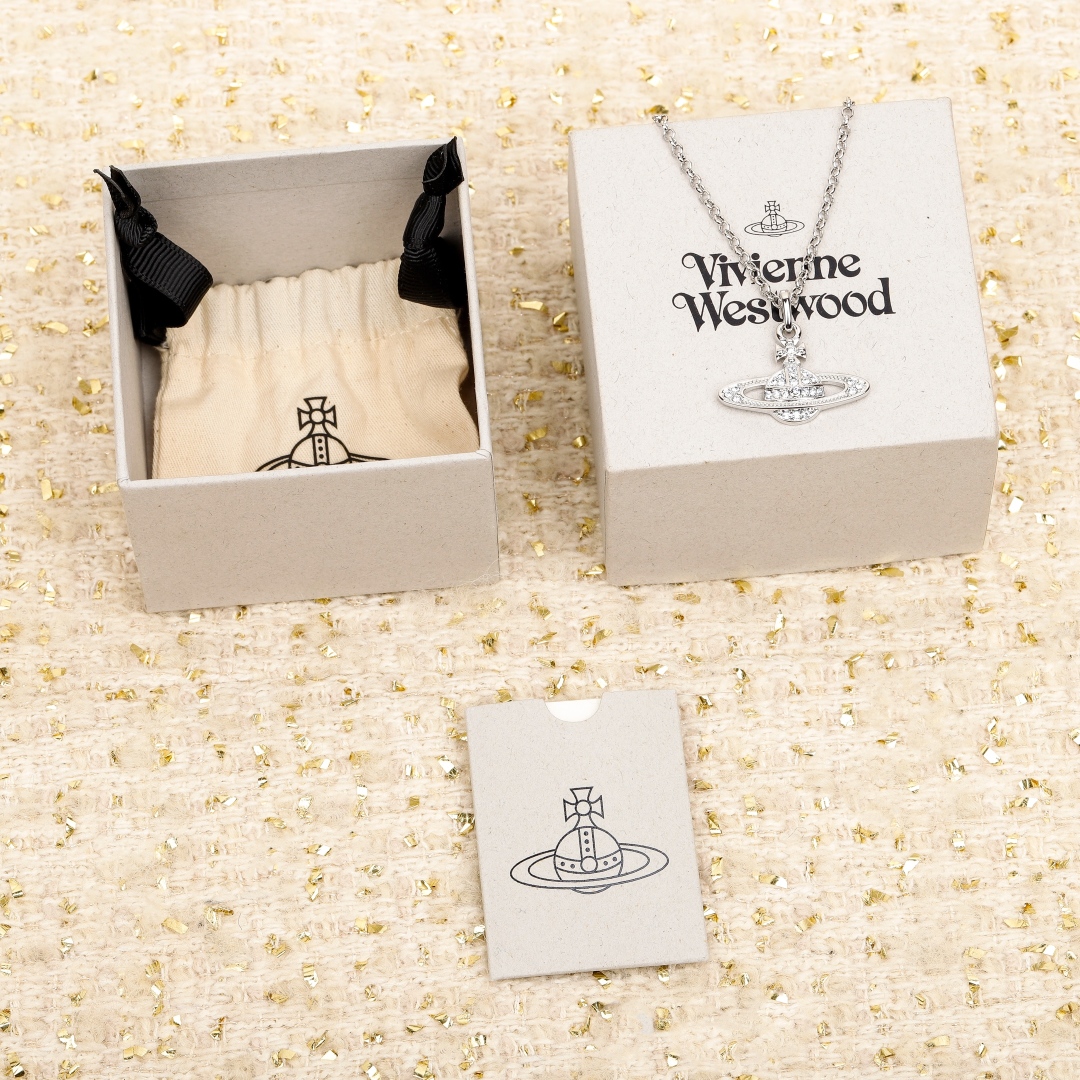 【】美美de夏夏同款，量大咨询客Fu❗️
【VivienneWestwood】重磅推荐，一定要整套入，闭