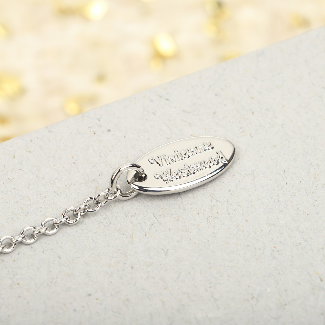 【】z2790,量大咨询客Fu
【VivienneWestwood】。。。一定要入!太绝美了❗️宝宝,