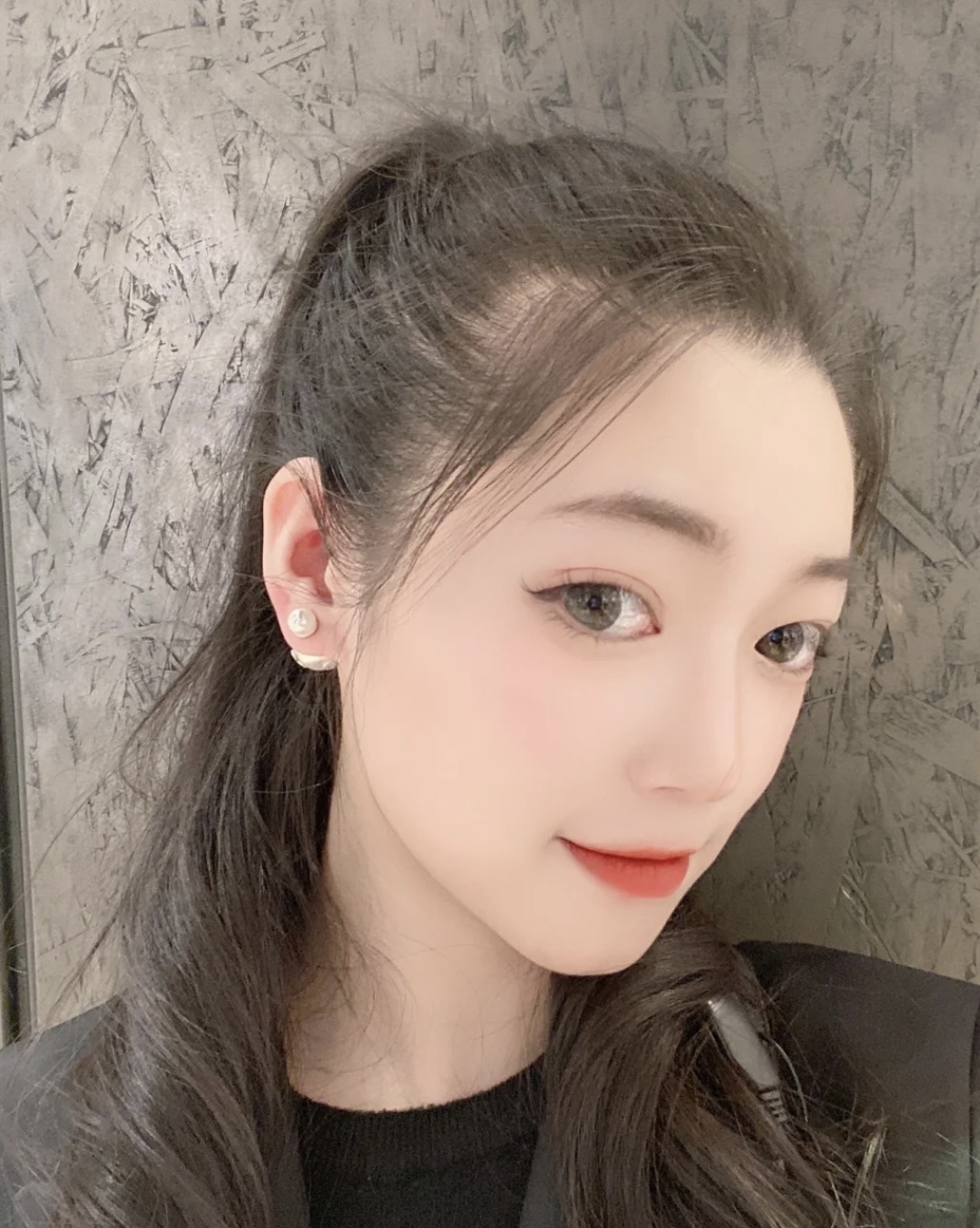 【】官网 7400，量大咨询客Fu❗

【D多配件黑珍珠耳钉】🤩一眼心动的款式，一对耳环多种佩戴效果，真