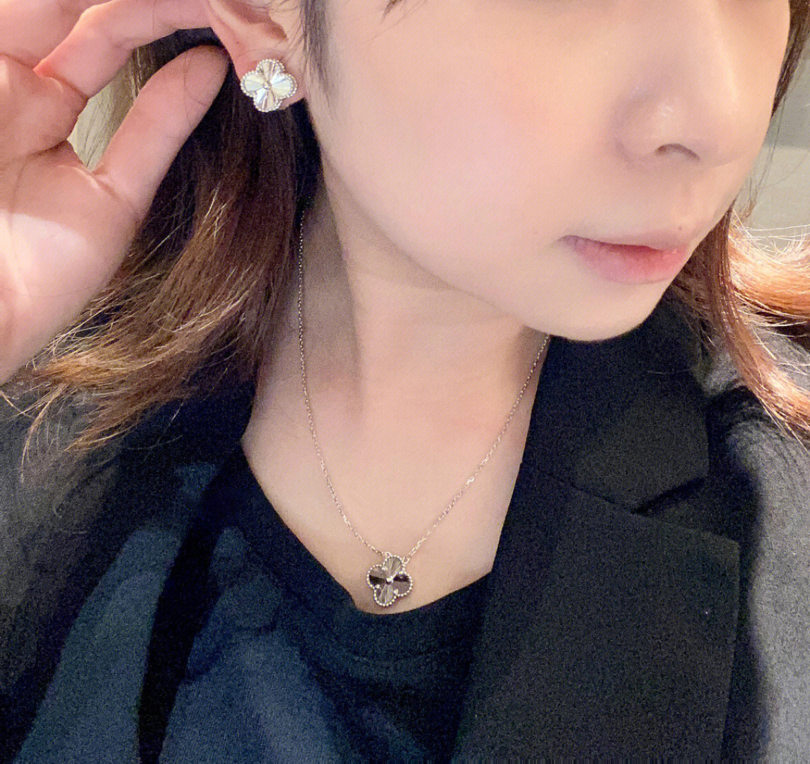 【】镭射项链，可订做18K真金真钻版，只做对版真金货，价询客Fu

【纯银精工版】无敌完美的工艺，这个工