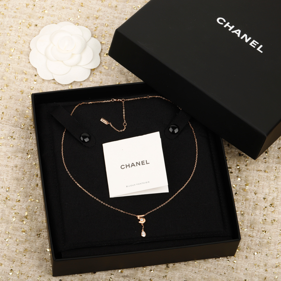Chanel N°5 Ketting - Eeuwige Elegantie met Diamanten Inleg