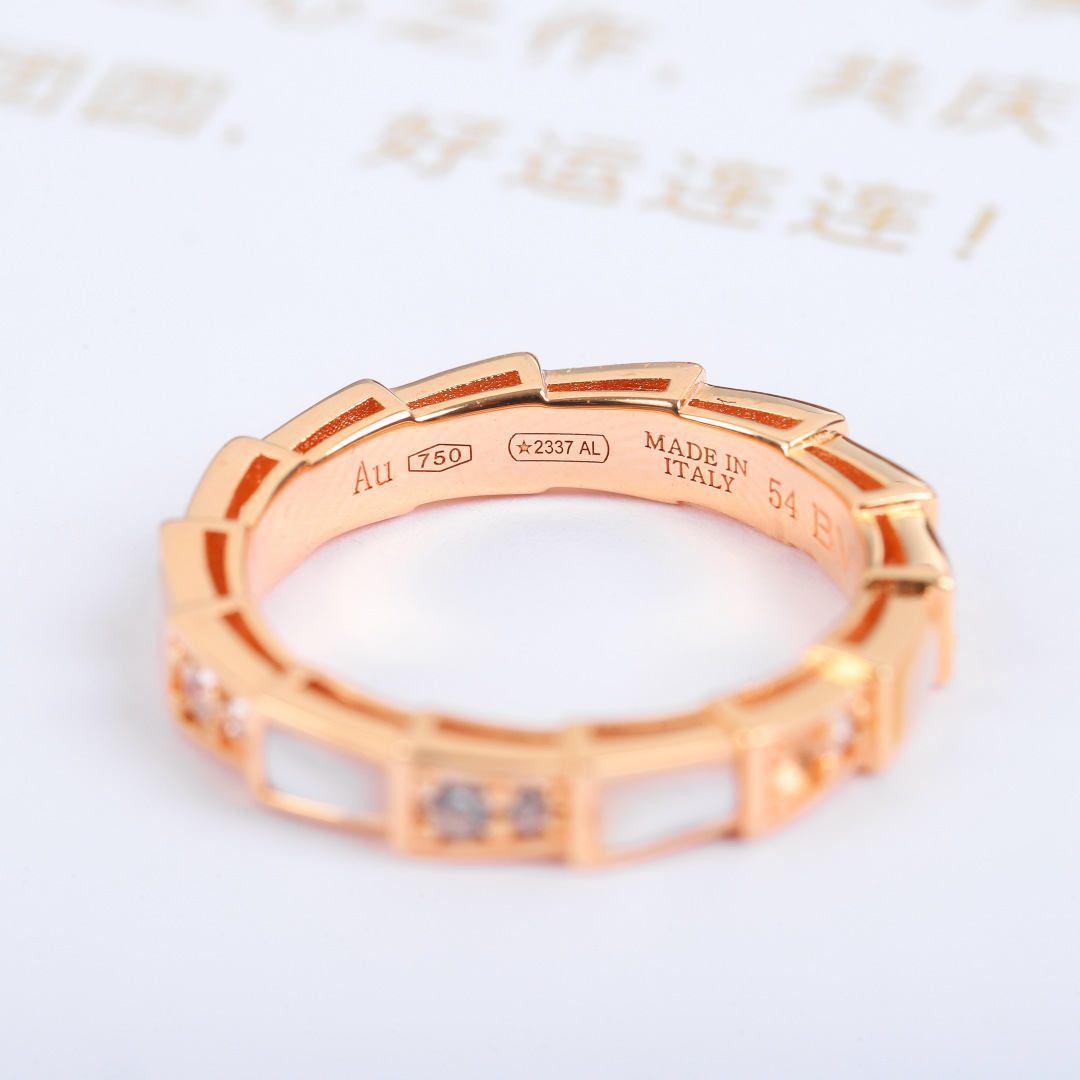 【】官网30300,认准真正购入珠宝类官网开发的,可订制真金真钻版,同样只做对版货,咨询客fu!
【纯