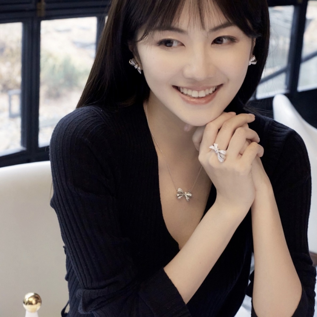 【】 蝴蝶结戒指，可订做真金真钻，只做对版官网真金货，Pk市面各种金货❗️量大咨询客Fu

Tilda‘