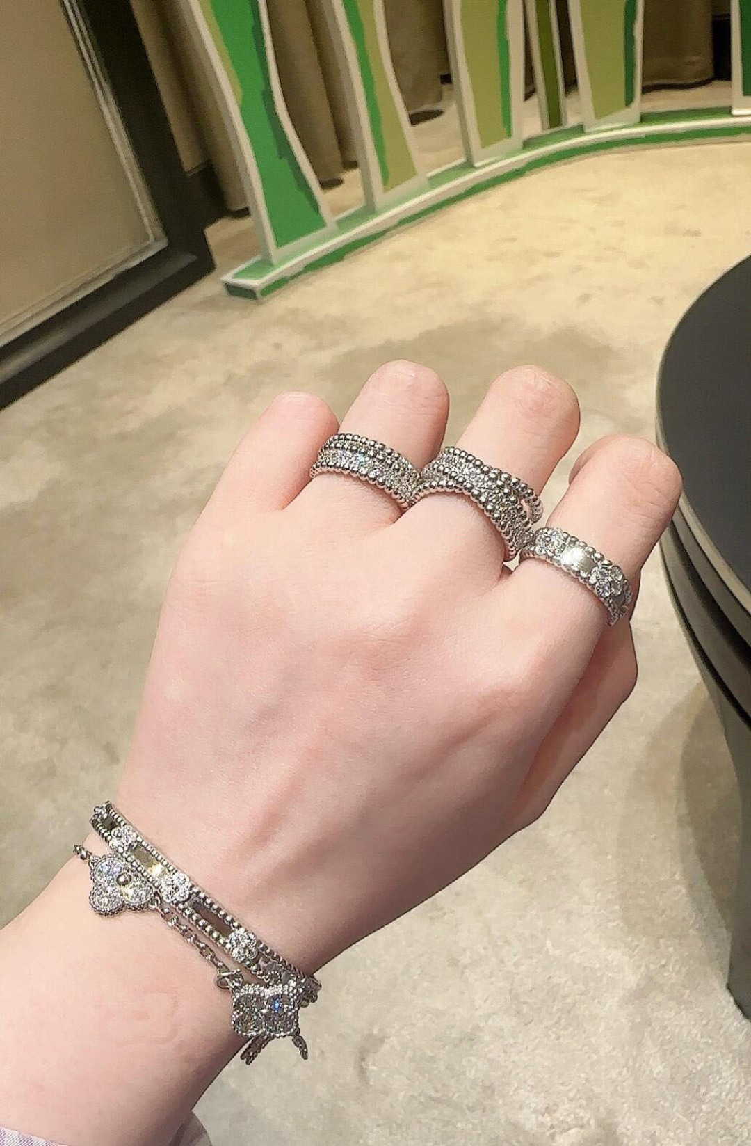 【】Perlée diamonds duo戒指，可订做18K真金真钻版，只做对版真金货，价询客Fu

圆