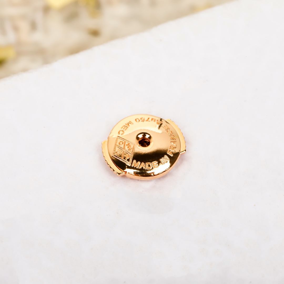 【我们出品】八芒星耳夹，可订做真金真钻，只做对版zp🆕真金货，Pk市面各种金货❗️

Étoile de