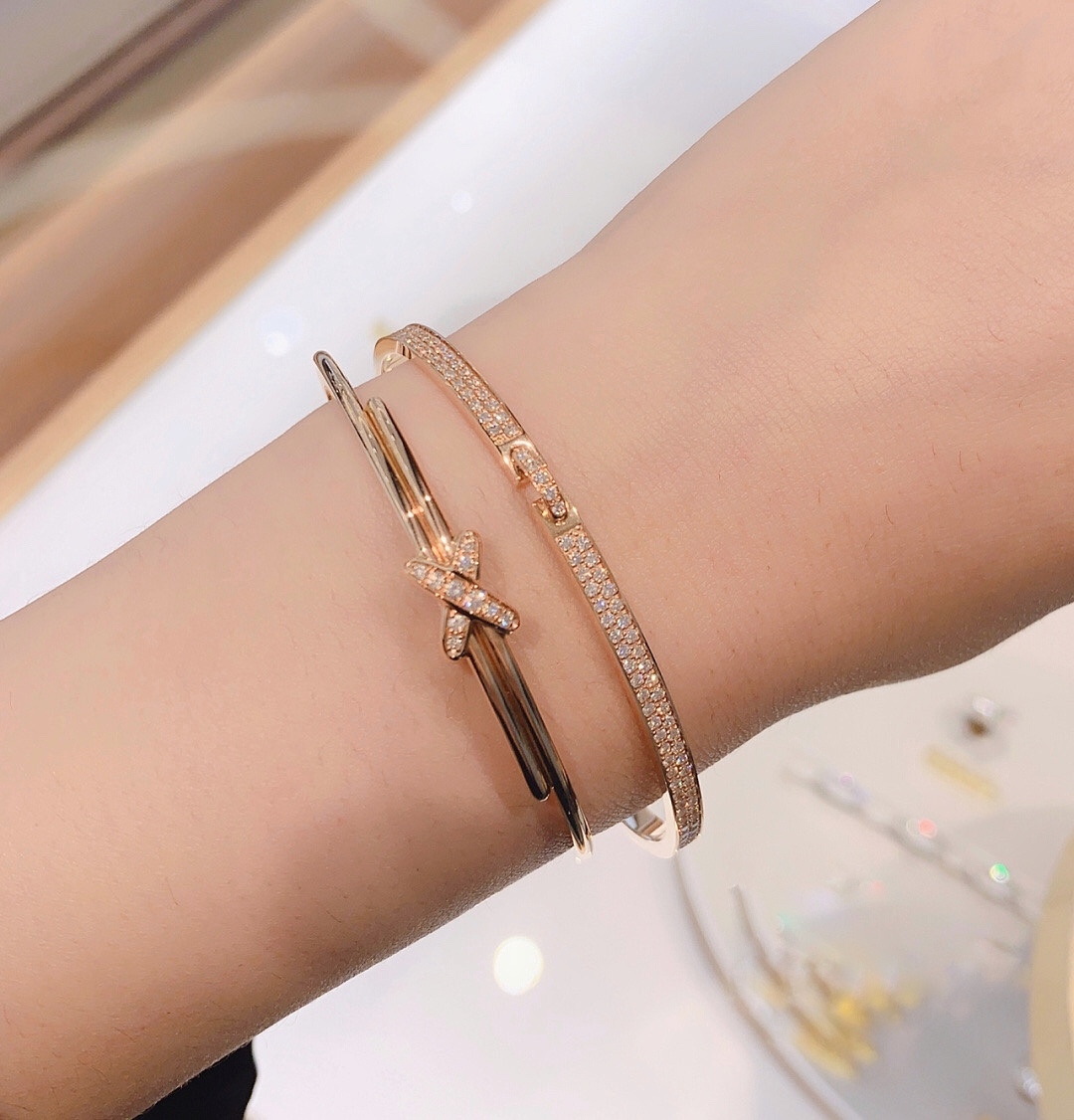 Symbolic Lifetime Bracelet: Purity and Beauty in ZP 925 Silver Design - 图片 1