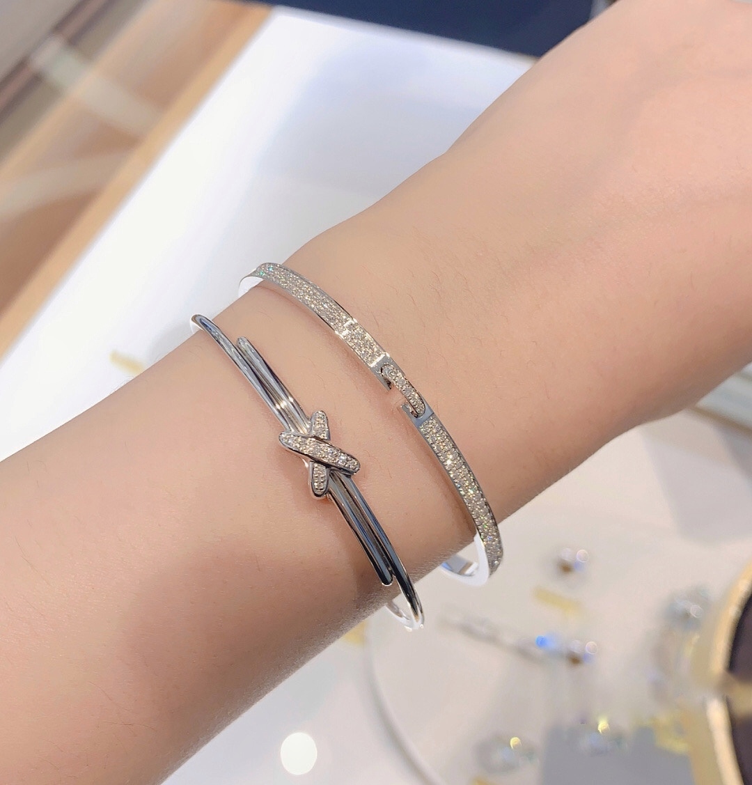 Symbolic Lifetime Bracelet: Purity and Beauty in ZP 925 Silver Design - 图片 2