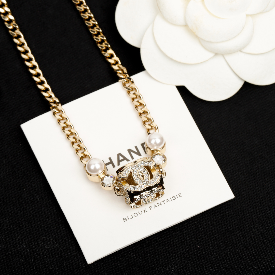 【我们出品】zp🆕9500！❗

【香23骰子双cchoker】❗️无法拒绝的魔力！经典百搭！每期必入！