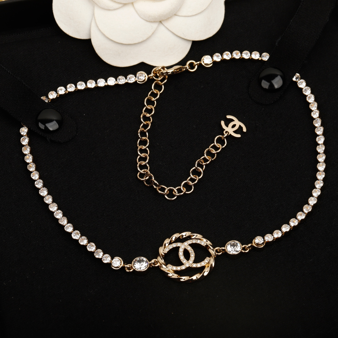 【我们出品】zp🆕 7000！❗

【香23扭纹choker】❗️无法拒绝的魔力！经典百搭！每期必入！千