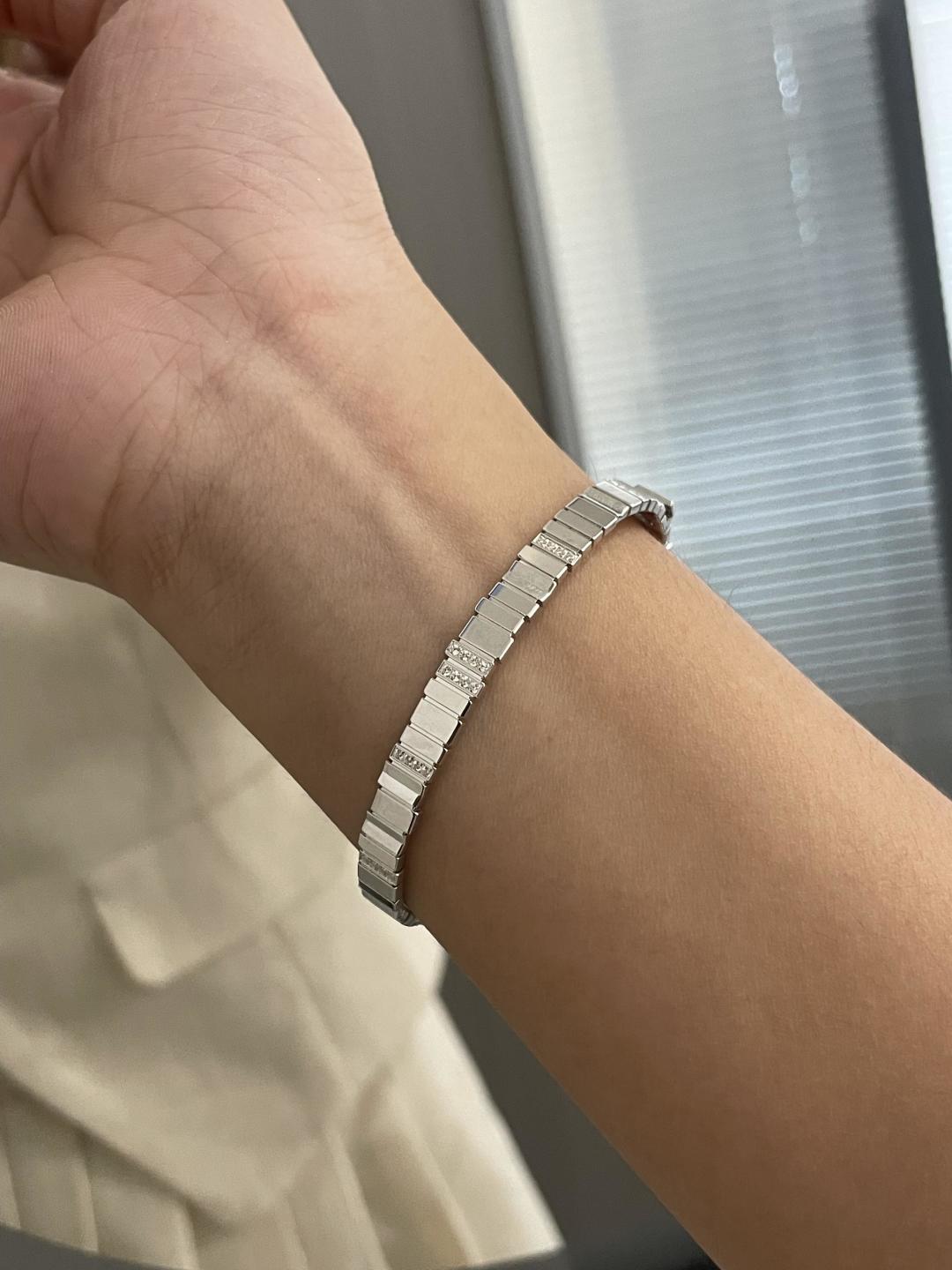 【我们出品】GEM 手镯，可订做真金真钻，只做对版zp🆕真金货，Pk市面各种金货❗️

以别致的造型和精