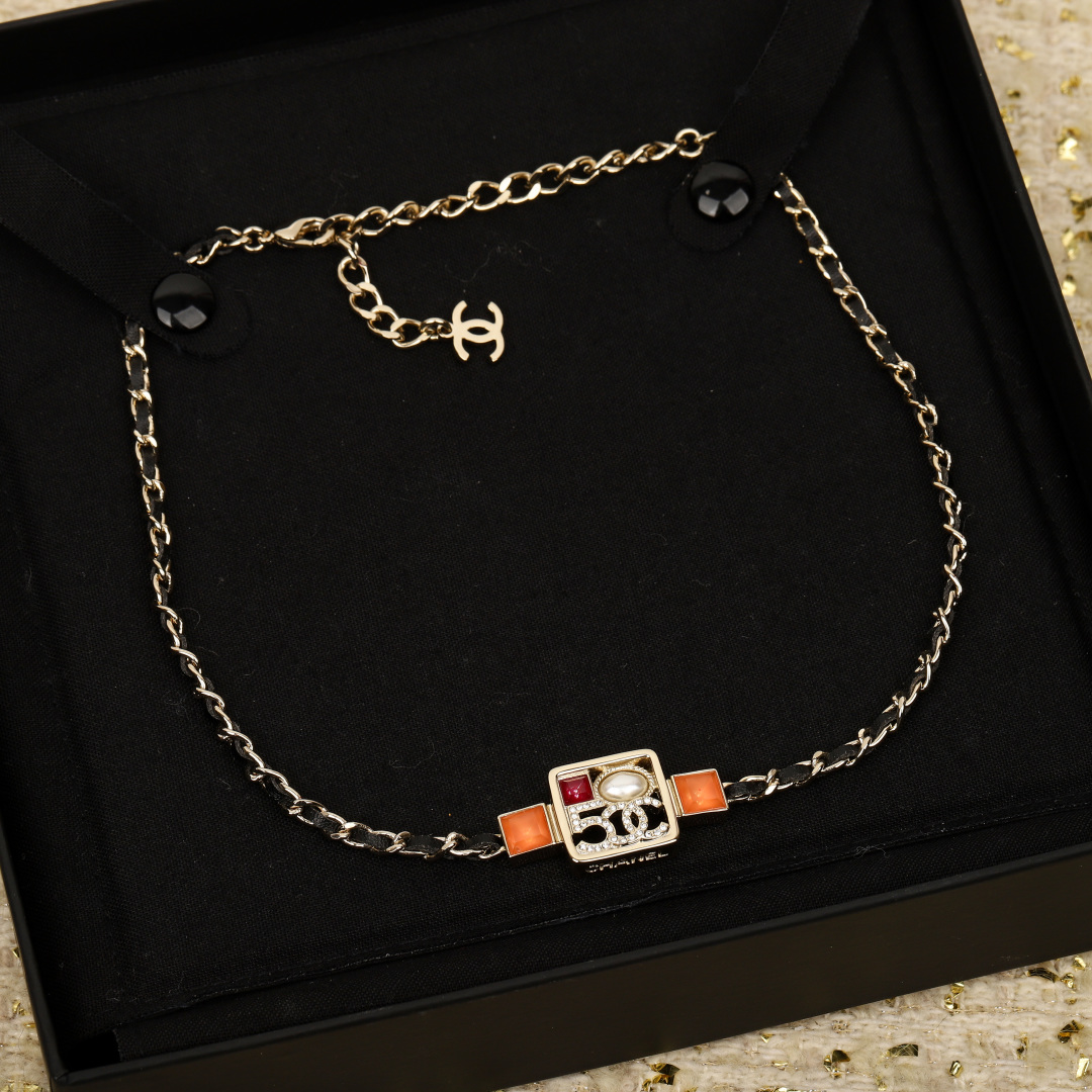 【我们出品】zp🆕7500！❗

【香23最新款包包双cchoker】❗️无法拒绝的魔力！经典百搭！每期