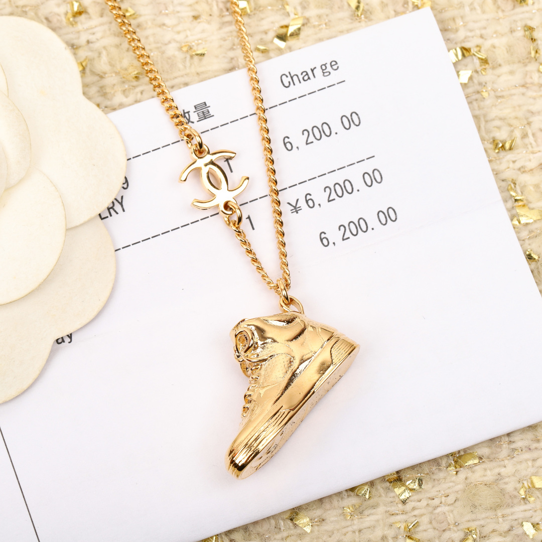 【我们出品】专柜🆕6100！❗

【香24C最新款鞋子长项链】❗️无法拒绝的魔力！经典百搭！每期必入！千