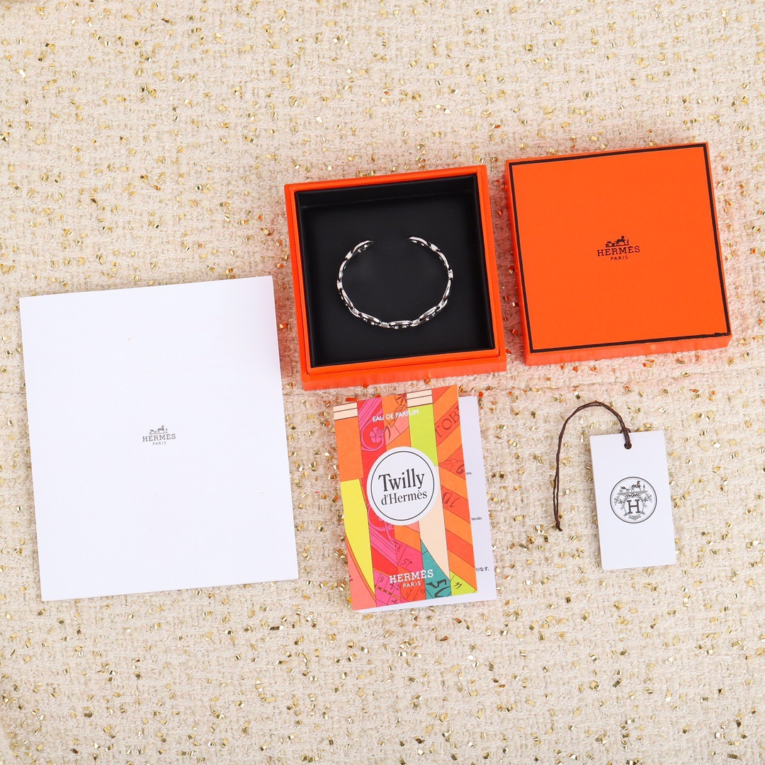   【我们出品】zP🆕4350 汗zP🆕买太多了，找不到发票
明星、网红、名媛都难以抗拒！H*ermes