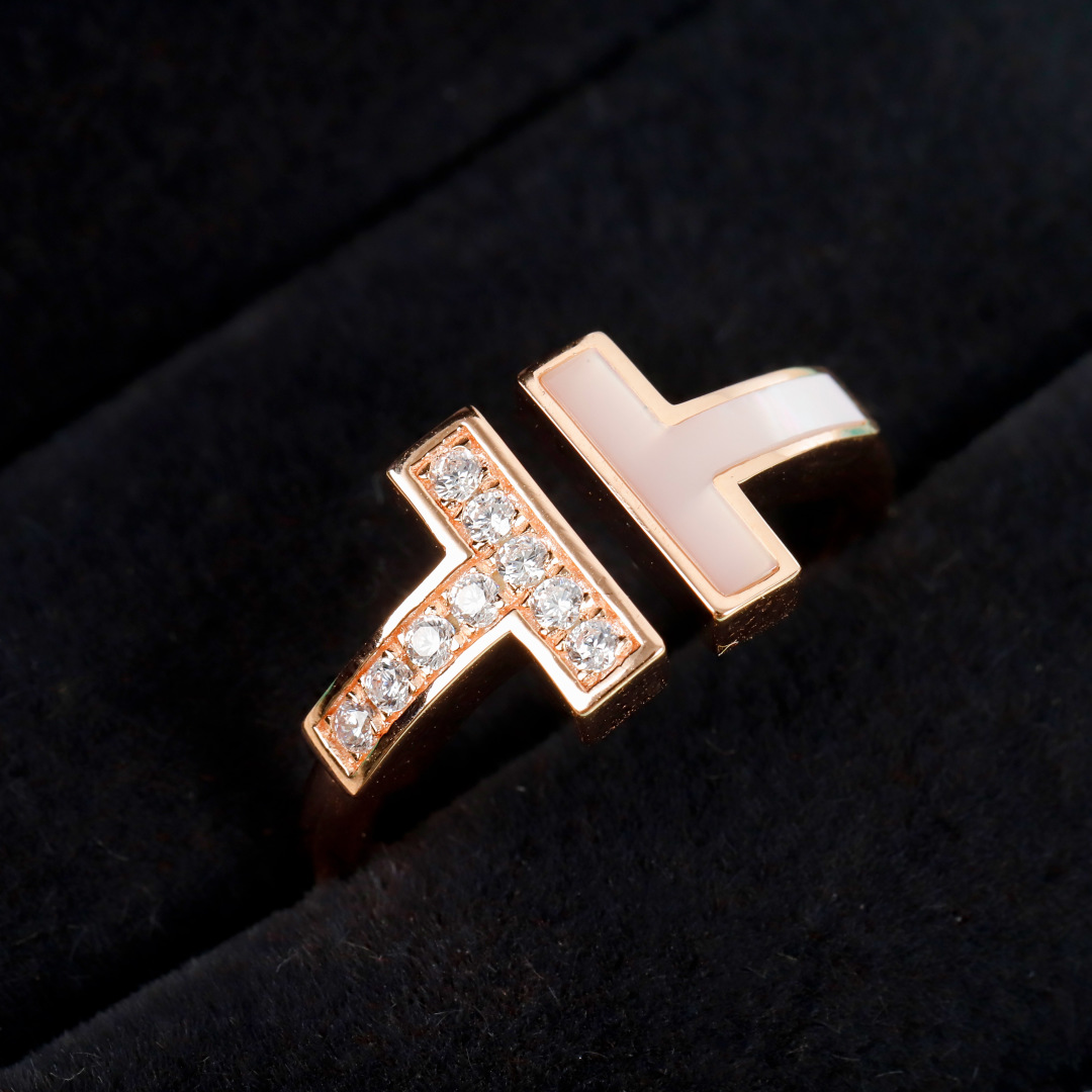 【我们出品】双T带钻戒指    zp🆕17000+   认准唯一一家真正购入珠宝类zp🆕开发的，可订做1