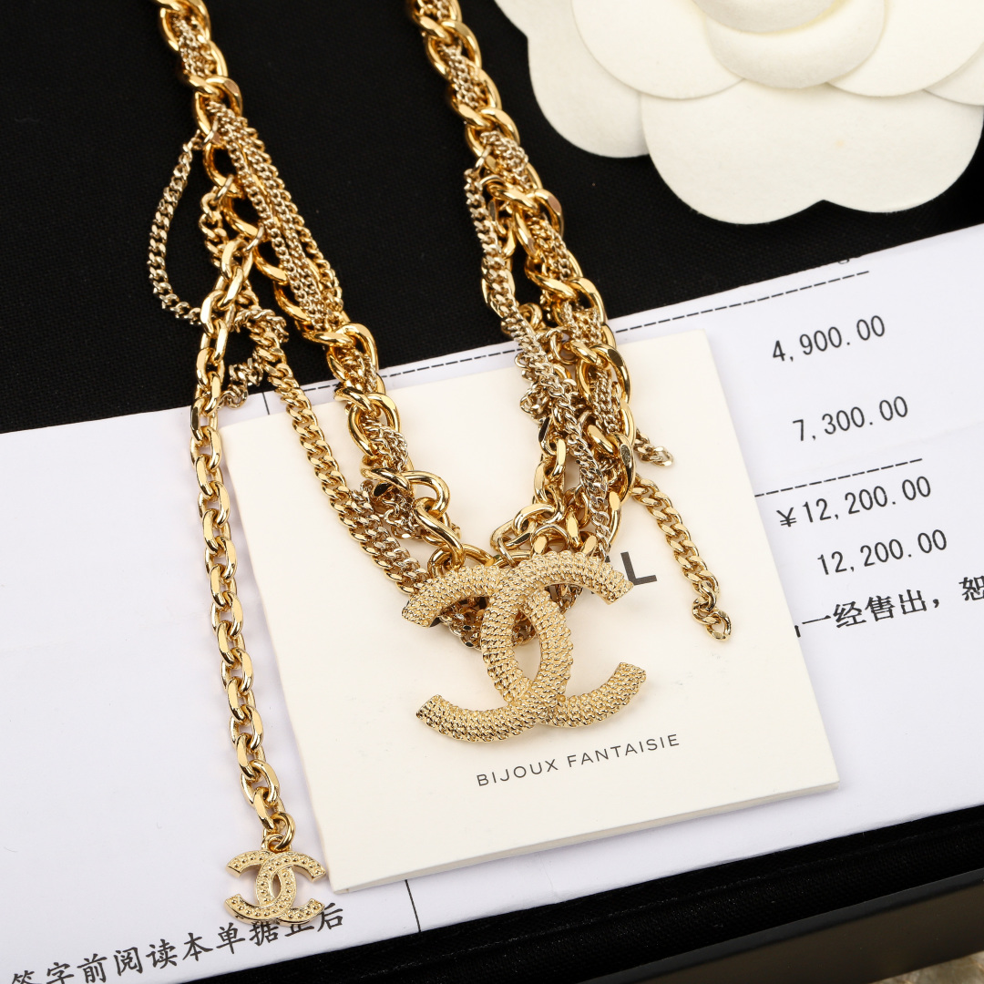 【我们出品】🔥zp🆕7300，！

谁先下单谁先抢到现货哈，现货发完就只能排单❗️【Ch@nel浮雕不规