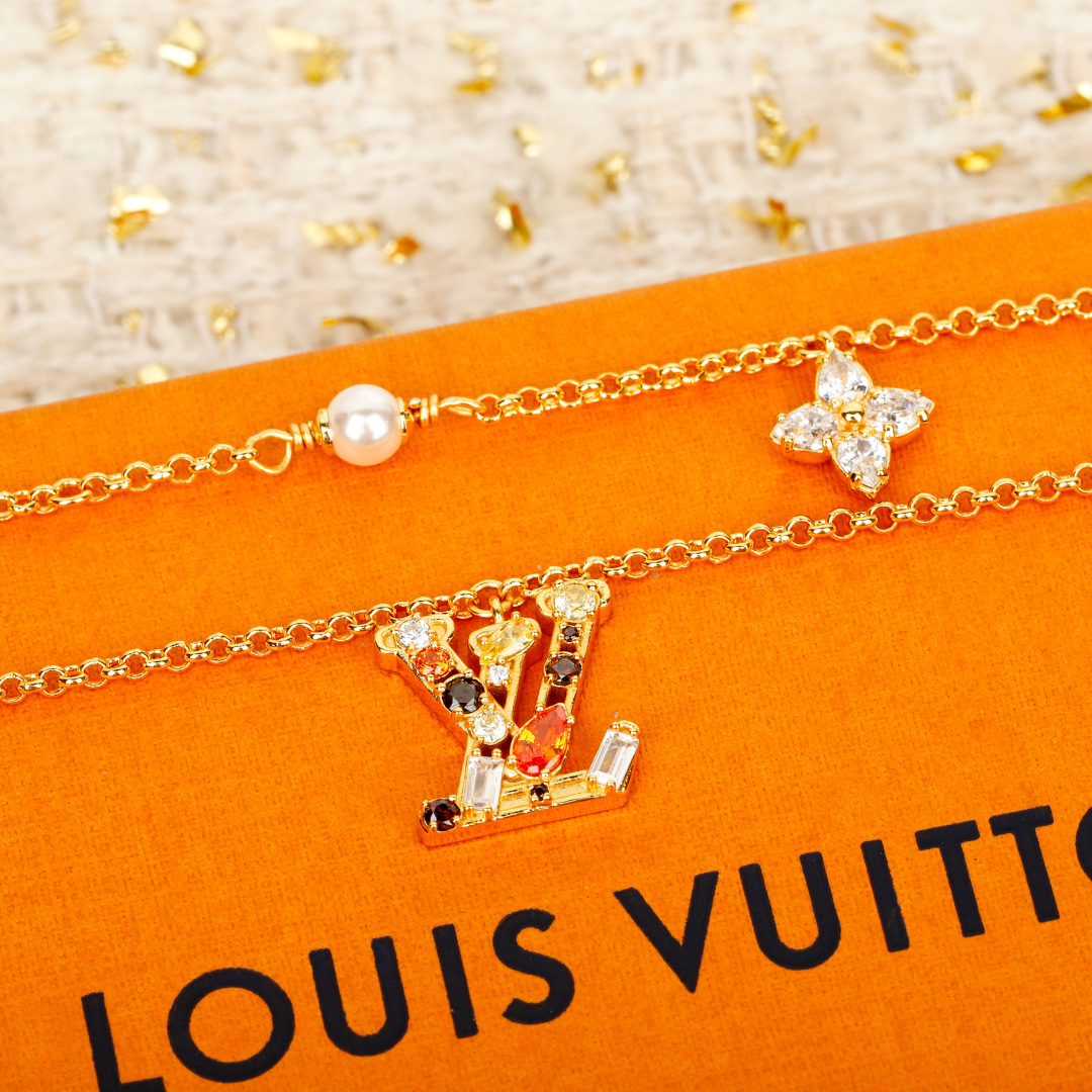 【我们出品】zp🆕5300，年度必入套装❗❗！

25年最新款【LV 彩钻双层手链】简直就是激动人心的设