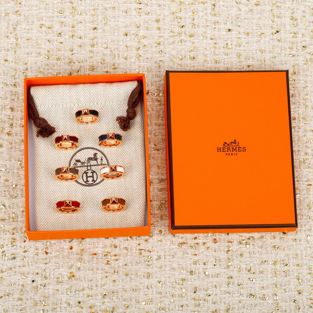 【我们出品】专柜3150，

【OMaillon H柳丁戒指】O’Maillon系列的灵感源自经典“Ch