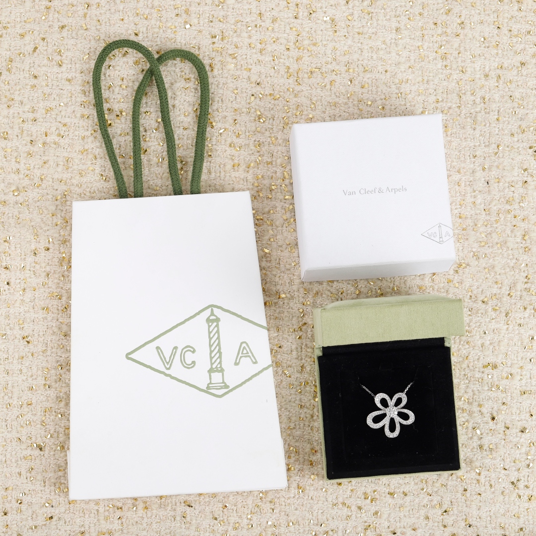 【我们出品】大花项链  zP🆕 180000+ 认准唯一一家真正购入珠宝类zP🆕开发的，可订做18K真金