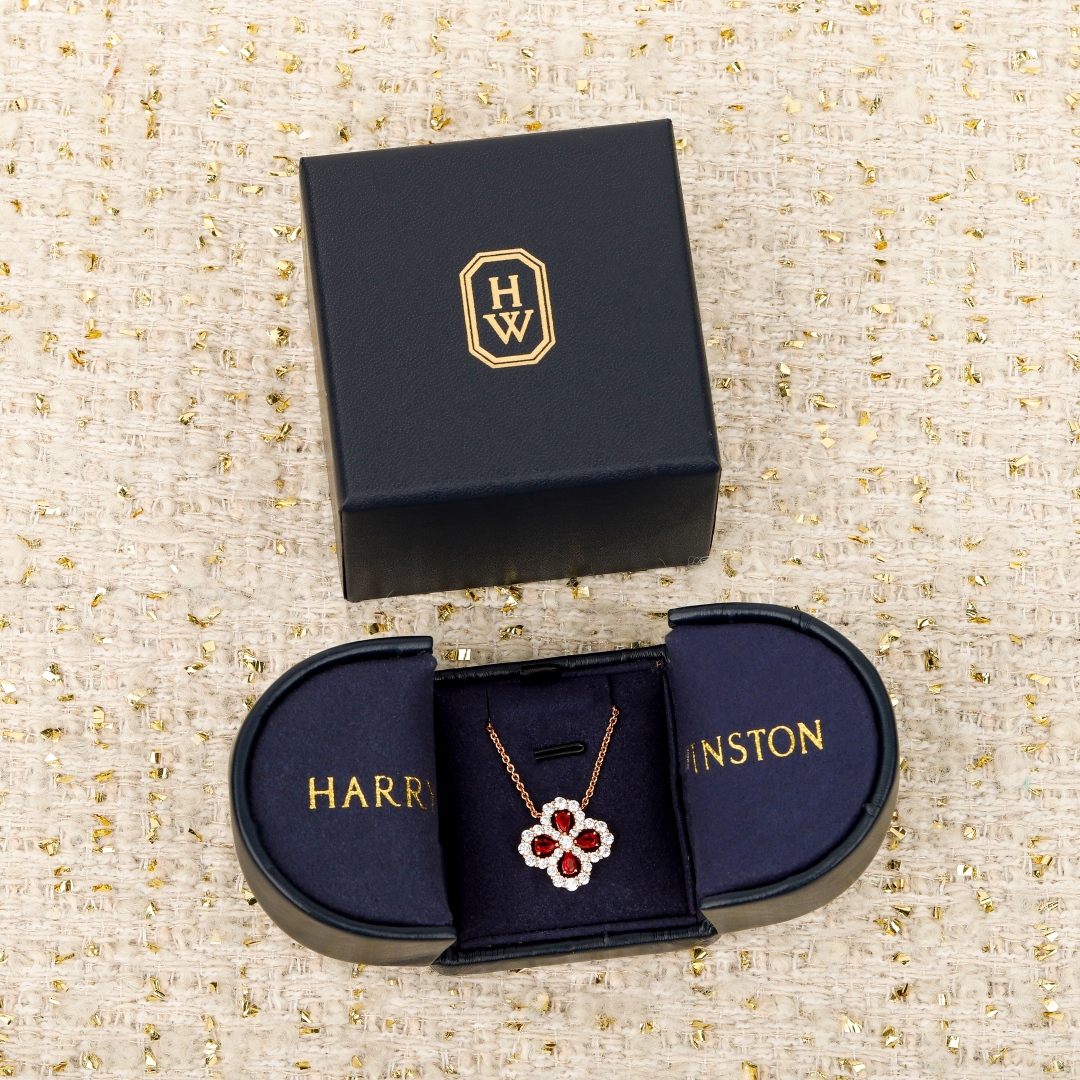 Diamond Loop Garden Series: Legendary Design in 18K Gold.